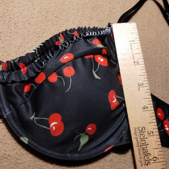 Shein cherry print bikini top - size M - Picture 3 of 7